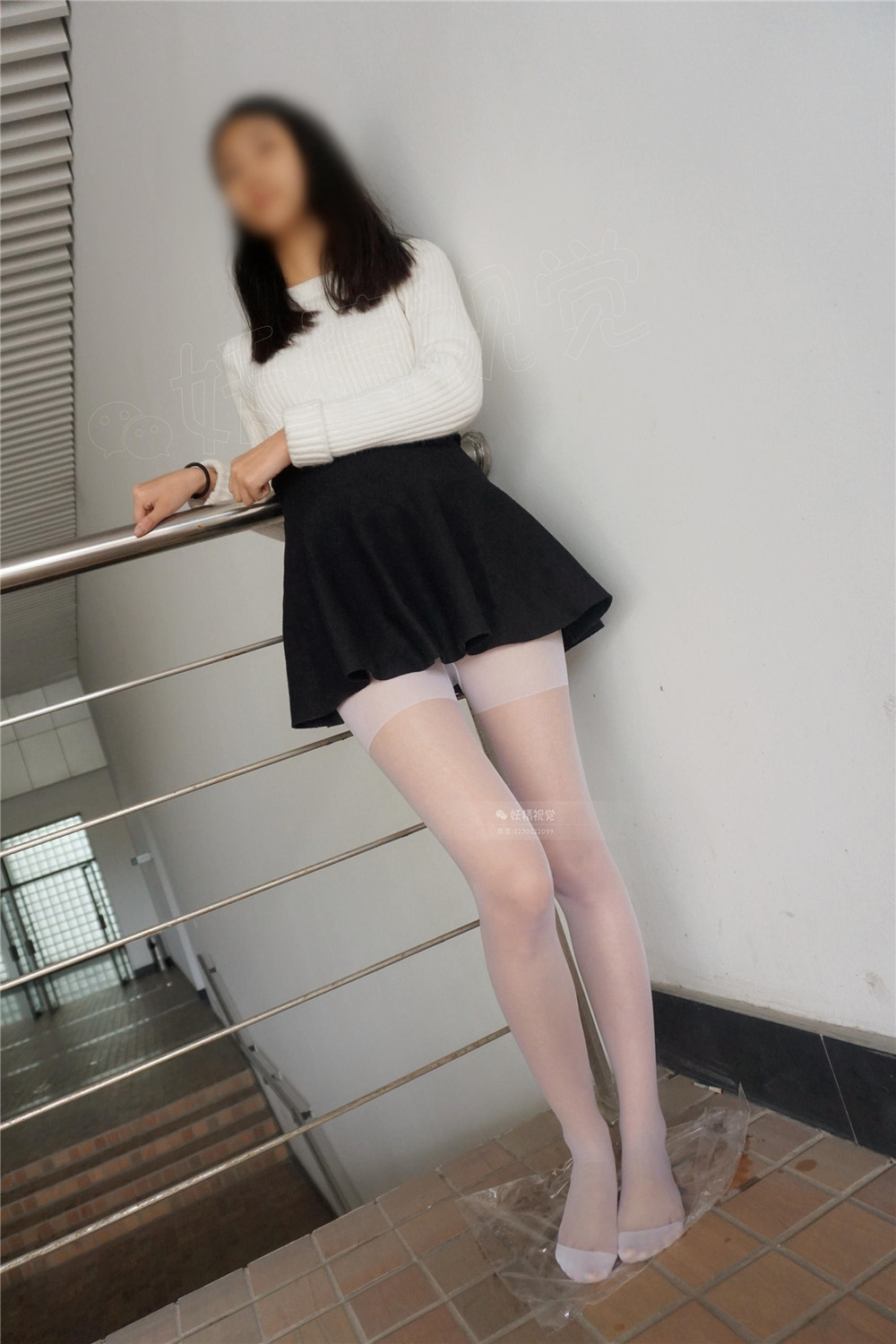 【在线看】[妖精视觉] NO.044 诗诗 风吹起白丝袜 [67P]-秘语空间