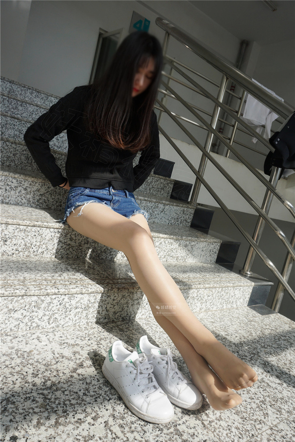 【在线看】[妖精视觉] NO.042 妞妞 俏皮的“热裤”薄丝 [65P]-密语空间