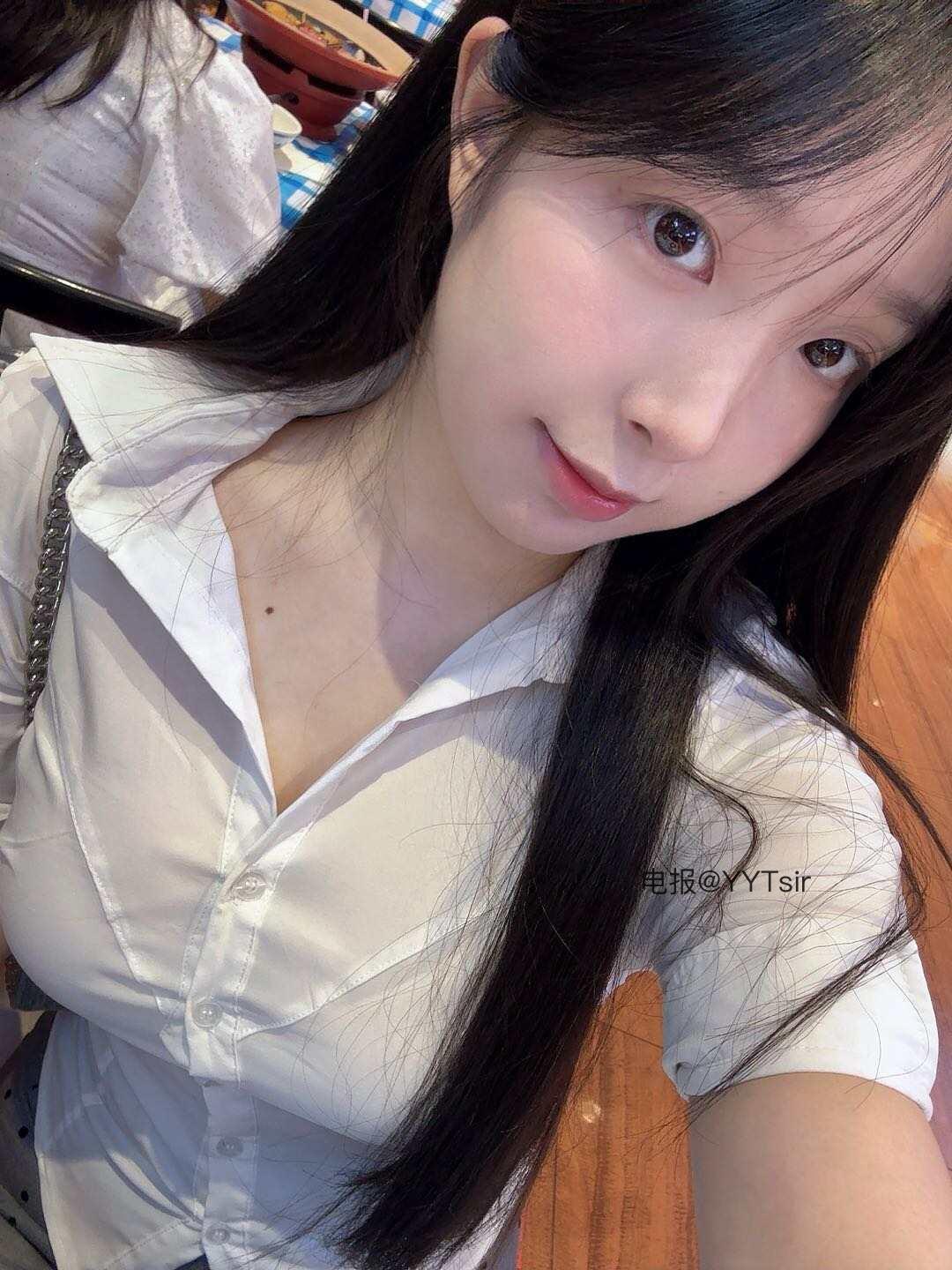 【在线看】抖音 小凝 岛遇 NO.001期 【18P1V】-密语空间