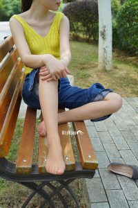 【在线看】袜小喵 KT051《长裤里的秘密》-密语空间