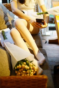 【在线看】袜小喵 KT025《被花耽误的一期》-密语空间