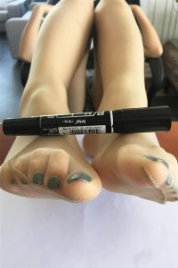 【在线看】袜小喵 KT002《玩物：马克笔》-密语空间