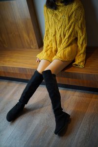 【在线看】袜小喵 KT088《毛衣与靴》-密语空间