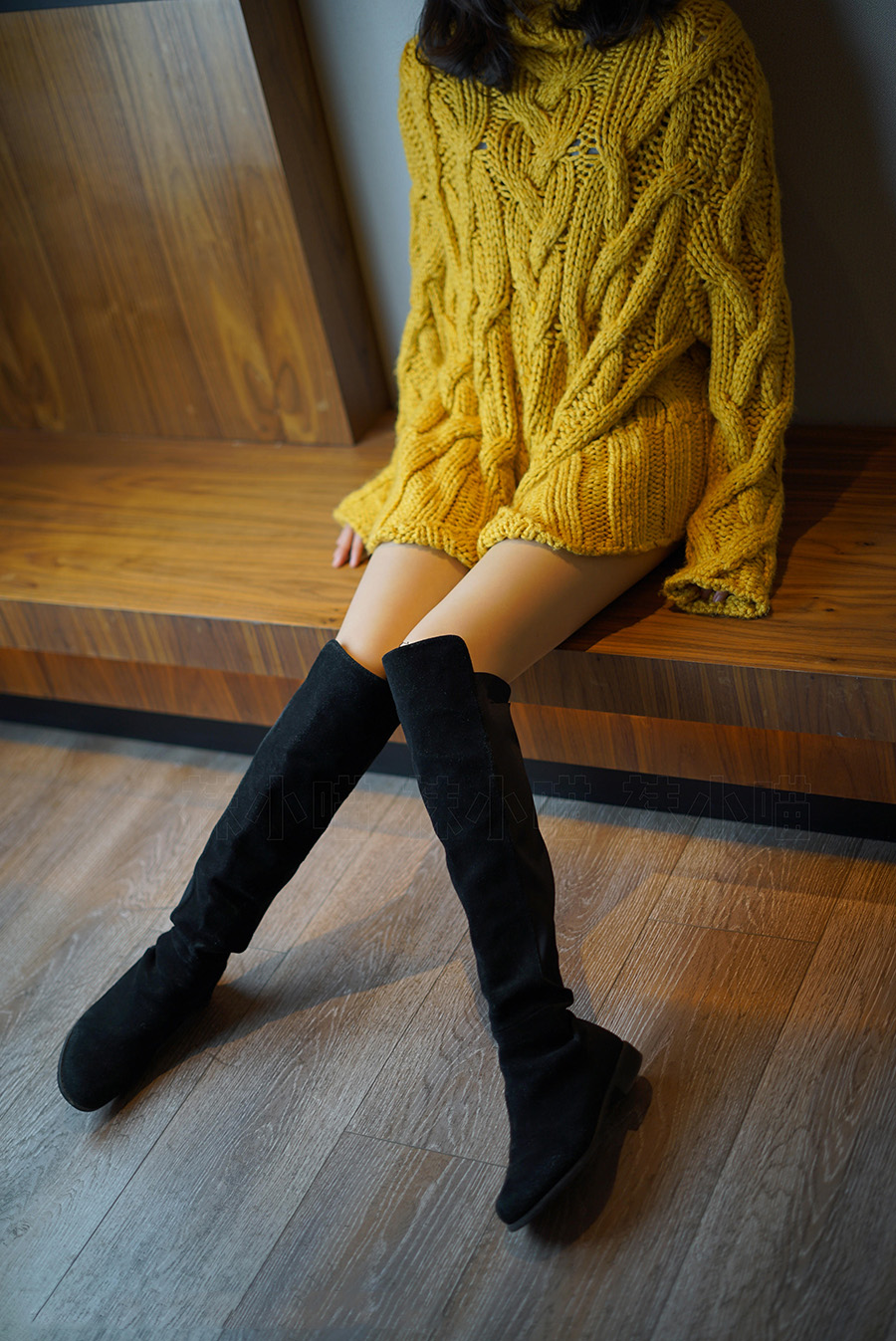 【在线看】袜小喵 KT088《毛衣与靴》-密语空间